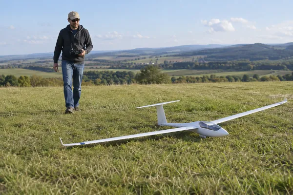 Application illustration: RC aircraft & gliders